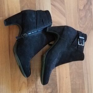 Heeled booties